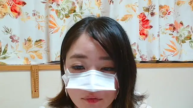 Snapshot of liliyRiSAcha-n chatting on 11-12-25, 07:31 liliyRiSAcha-n online show from 11-12-25, 07:31