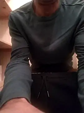 Snapshot of cum_spring chatting on 12-25-24, 11:20 cum spring online show from 12-25-24, 11:20