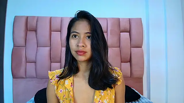 Snapshot of JuliKim_ chatting on 02-25-26, 12:59 JuliKim online show from 02-25-26, 12:59