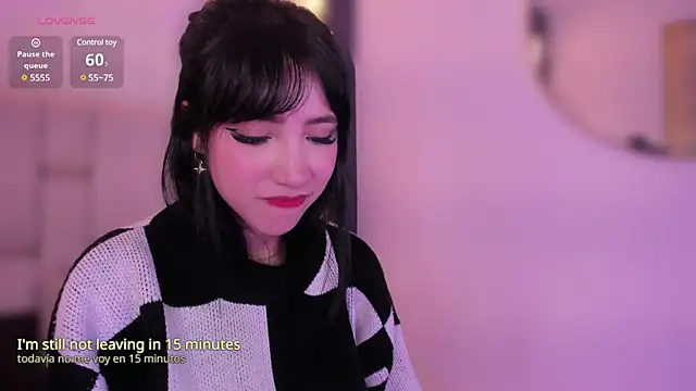 Snapshot of emma_woods_ chatting on 12-13-24, 06:27 emma woods online show from 12-13-24, 06:27