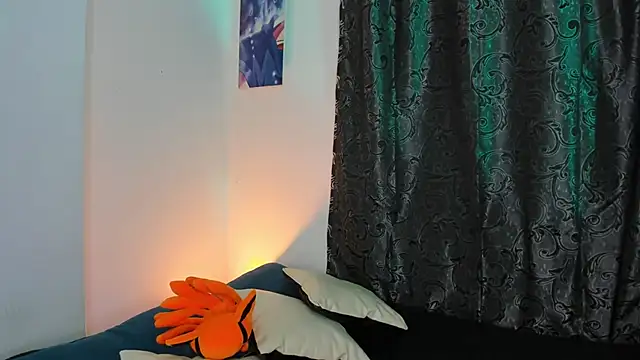 Snapshot of emma_woods_ chatting on 09-09-25, 02:44 emma woods online show from 09-09-25, 02:44