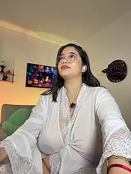 Snapshot of tati_reyess chatting on 10-31-25, 12:50 tati reyess online show from 10-31-25, 12:50