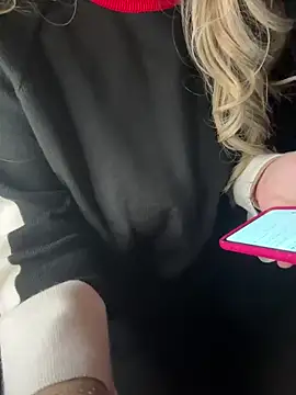 Snapshot of Mayoosh6 chatting on 02-09-25, 09:47 Mayoosh6 online show from 02-09-25, 09:47