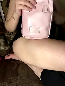 Snapshot of Mayoosh6 chatting on 09-16-25, 04:02 Mayoosh6 online show from 09-16-25, 04:02