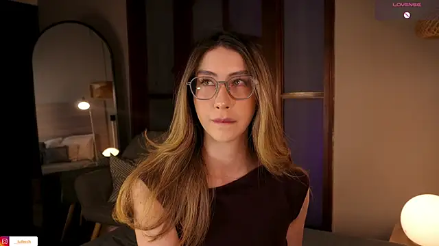 Snapshot of lua_ferch__ chatting on 01-10-26, 01:02 lua ferch online show from 01-10-26, 01:02