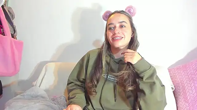 Natalia Suarez online show from 10-11-25, 01:05