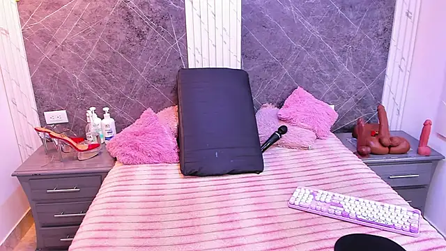 Snapshot of AndreaFletcher chatting on 02-13-26, 12:45 AndreaFletcher online show from 02-13-26, 12:45