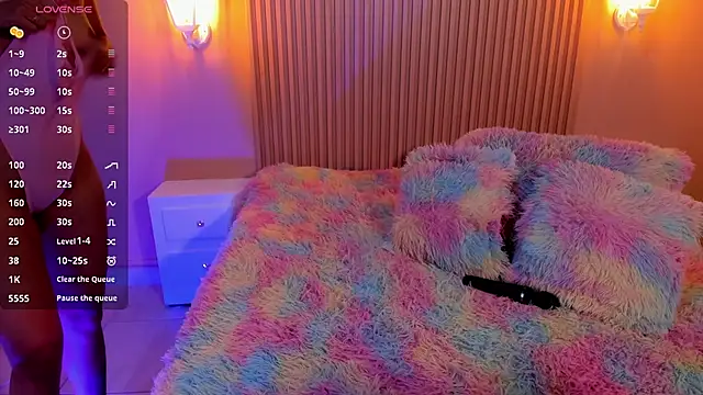 Snapshot of EmilyEvans7 chatting on 03-18-25, 07:42 EmilyEvans7 online show from 03-18-25, 07:42