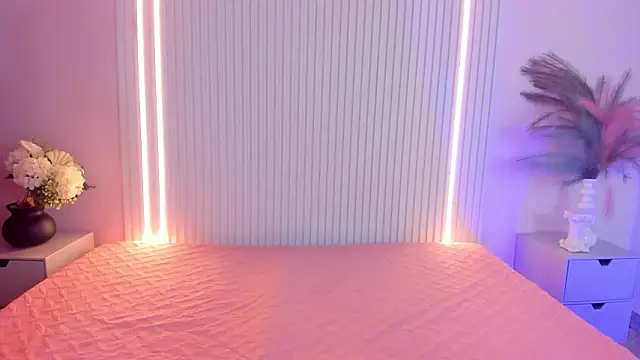 Snapshot of EmilyEvans7 chatting on 02-04-26, 03:40 EmilyEvans7 online show from 02-04-26, 03:40