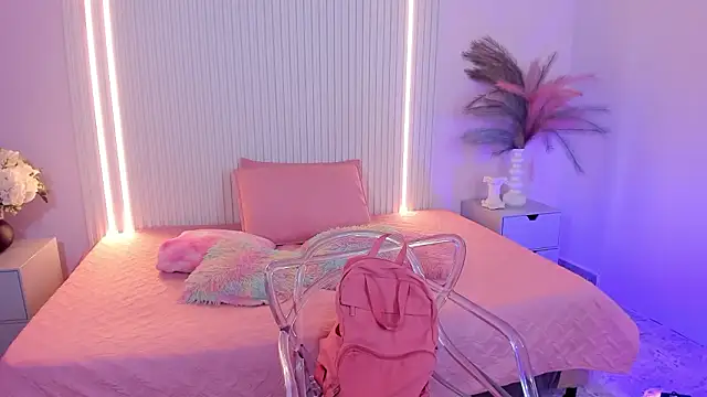 Snapshot of EmilyEvans7 chatting on 02-13-26, 06:48 EmilyEvans7 online show from 02-13-26, 06:48