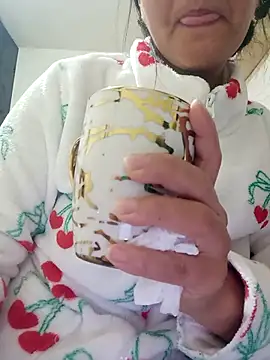 lolo890 online show from 12-16-25, 02:00