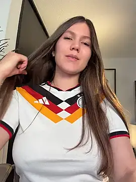 AmelieLaurent  online show from 07-14-26, 02:38