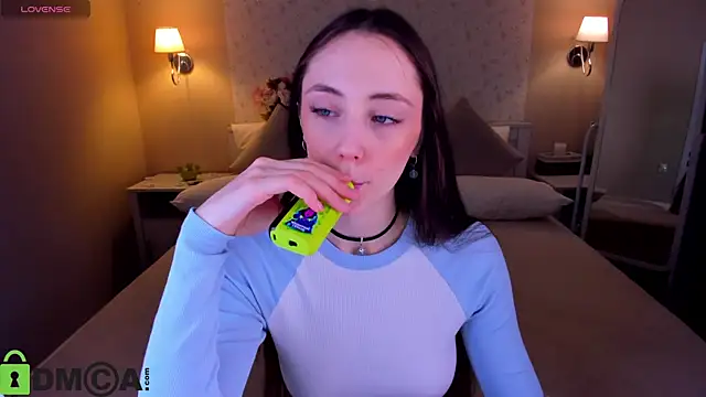 Lexi Split online show from 03-01-26, 04:25