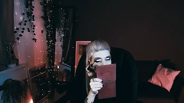 Noah ElmerX online show from 09-24-25, 10:02