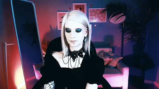 Noah ElmerX online show from 10-18-25, 02:29