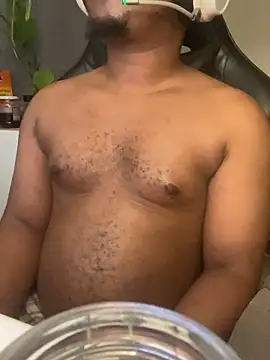 YesTheSexiest online show from 09-21-25, 04:41