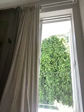 YesTheSexiest online show from 10-16-25, 11:33