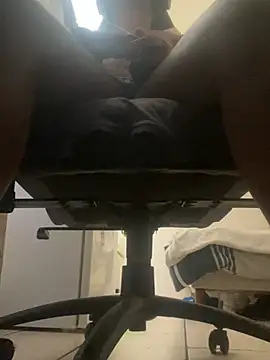 YesTheSexiest online show from 01-18-26, 12:31