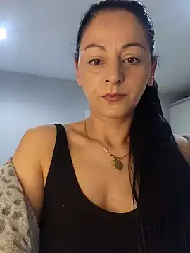 bruneta sexy23 online show from 03-11-25, 04:32