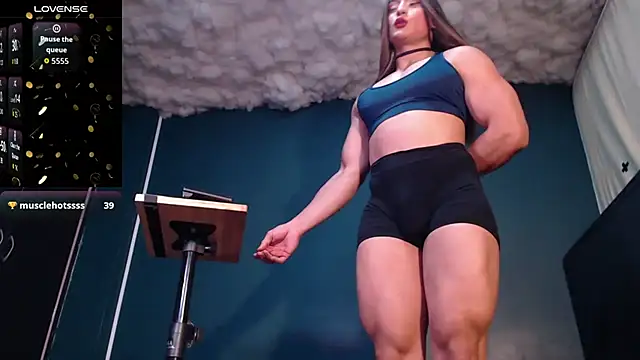 Layla miss online show from 09-10-25, 12:21