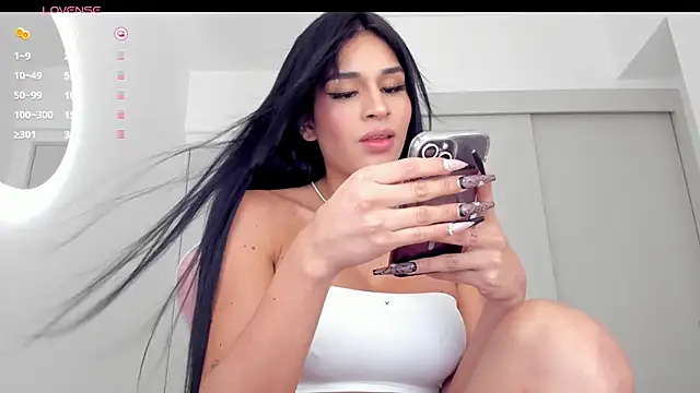 mia yourmommy online show from 12-06-24, 09:35