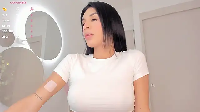 mia yourmommy online show from 02-27-25, 11:04