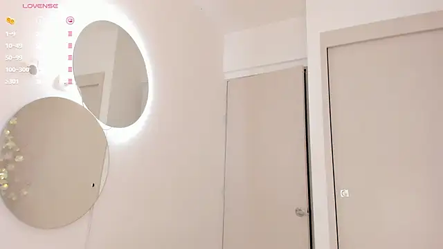 mia yourmommy online show from 03-17-25, 02:41