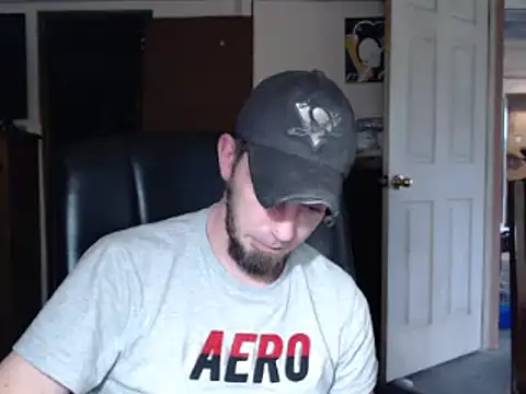 Snapshot of pensguy30 chatting on 12-31-24, 06:24 pensguy30 online show from 12-31-24, 06:24