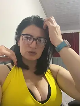 Snapshot of adriana71 chatting on 09-17-25, 08:43 adriana71 online show from 09-17-25, 08:43