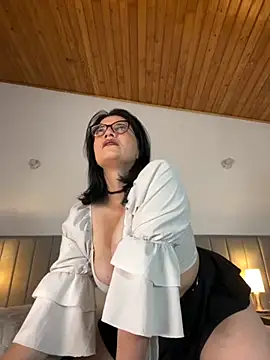 Snapshot of adriana71 chatting on 10-10-25, 04:33 adriana71 online show from 10-10-25, 04:33