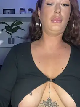 Snapshot of MissyLeeX chatting on 03-07-25, 03:39 MissyLeeX online show from 03-07-25, 03:39