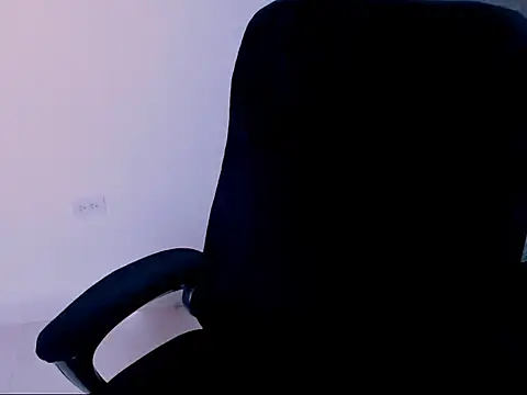 Snapshot of diana__34 chatting on 10-13-25, 01:27 diana  34 online show from 10-13-25, 01:27