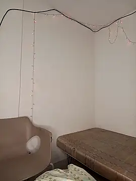 Snapshot of Miss-boobs chatting on 12-05-24, 08:55 Miss-boobs online show from 12-05-24, 08:55