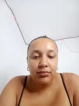 Snapshot of Miss-boobs chatting on 12-16-24, 08:05 Miss-boobs online show from 12-16-24, 08:05