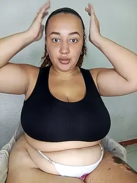 Snapshot of Miss-boobs chatting on 09-25-25, 06:00 Miss-boobs online show from 09-25-25, 06:00