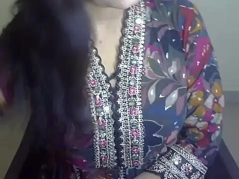 Snapshot of Lusty_Wife1 chatting on 12-11-24, 06:20 Lusty Wife1 online show from 12-11-24, 06:20