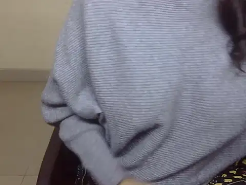 Snapshot of Lusty_Wife1 chatting on 01-02-25, 07:40 Lusty Wife1 online show from 01-02-25, 07:40