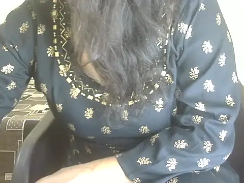 Snapshot of Lusty_Wife1 chatting on 09-27-25, 08:08 Lusty Wife1 online show from 09-27-25, 08:08