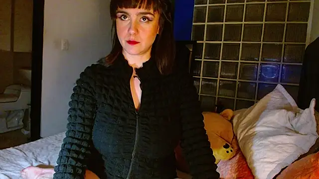 collette beaufoy  online show from 03-05-25, 05:07