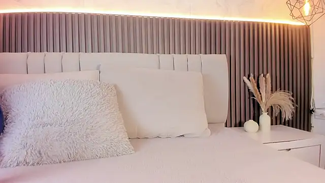 SHANONCLARK online show from 11-01-25, 06:21