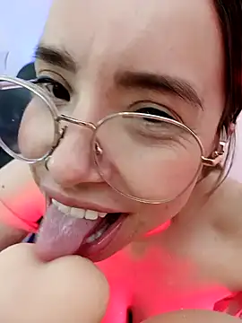 Snapshot of valentina_swallow chatting on 12-11-24, 03:45 valentina swallow online show from 12-11-24, 03:45