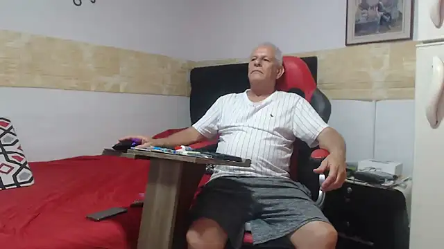 Snapshot of VALENTINO1983_ chatting on 09-09-25, 11:26 VALENTINO1983  online show from 09-09-25, 11:26