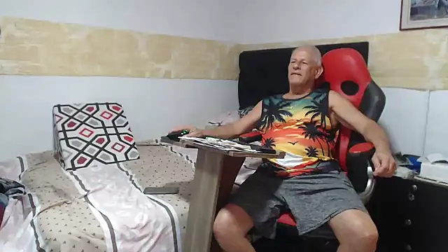 Snapshot of VALENTINO1983_ chatting on 10-20-25, 09:04 VALENTINO1983  online show from 10-20-25, 09:04