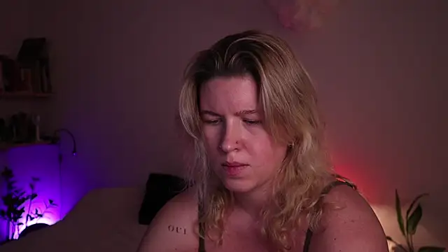 moonamii online show from 11-15-25, 05:42