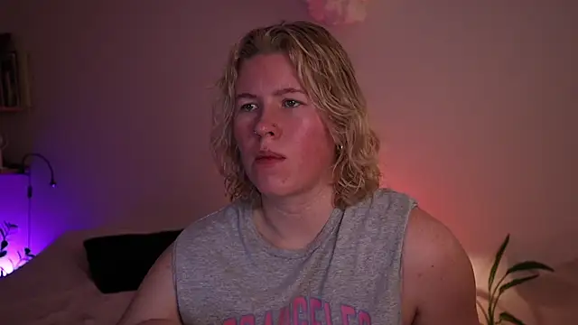 moonamii online show from 12-19-25, 02:57