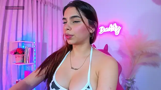 Snapshot of crisbell_lopez chatting on 09-25-25, 12:36 crisbell lopez online show from 09-25-25, 12:36