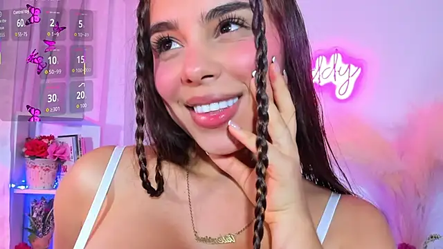 Snapshot of crisbell_lopez chatting on 11-21-25, 12:32 crisbell lopez online show from 11-21-25, 12:32