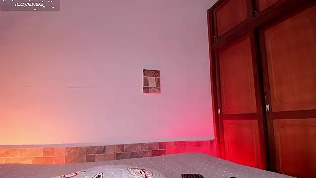 Snapshot of AnnaFoox1 chatting on 11-21-25, 05:28 AnnaFoox1 online show from 11-21-25, 05:28