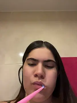 Snapshot of Valenhill@xh chatting on 07-25-26, 03:48 Valenhillxh online show from 07-25-26, 03:48