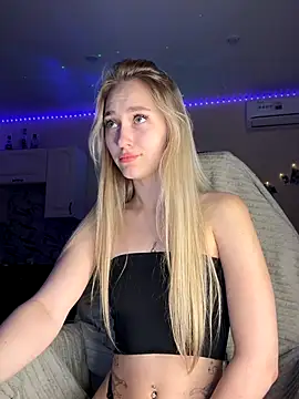 Snapshot of Good__Girl_ chatting on 09-12-25, 09:31 Good Girl online show from 09-12-25, 09:31